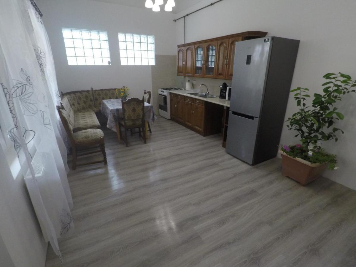 Balcsi1 Apartment Balatonfůzfő Bagian luar foto