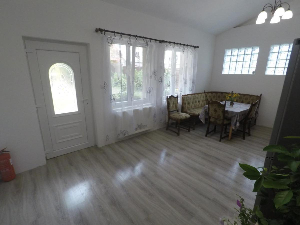 Balcsi1 Apartment Balatonfůzfő Bagian luar foto