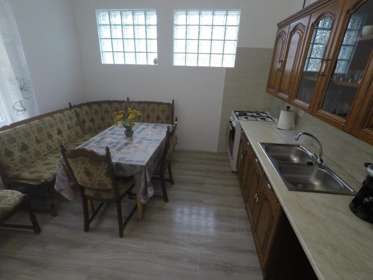 Balcsi1 Apartment Balatonfůzfő Bagian luar foto