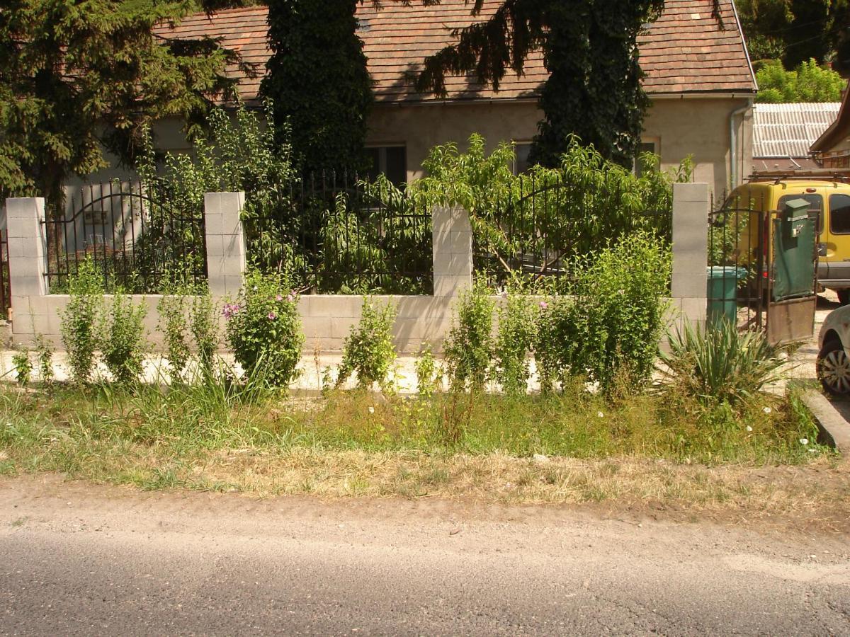 Balcsi1 Apartment Balatonfůzfő Bagian luar foto